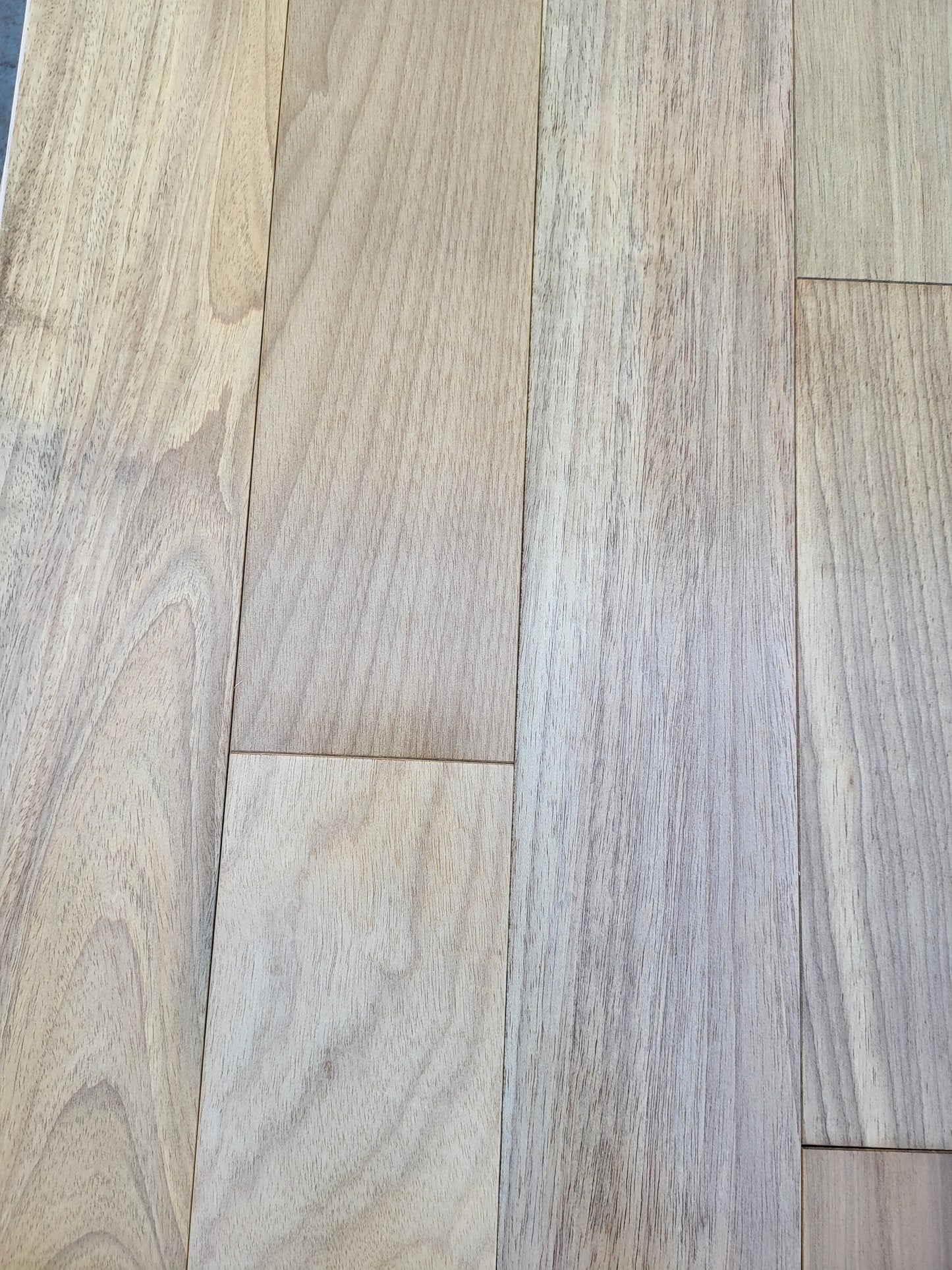 Piso de Madera de Tahuari en Ingenieria