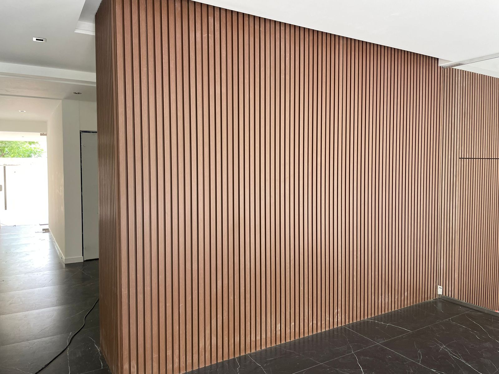 Revestimiento WPC Vertical Roble