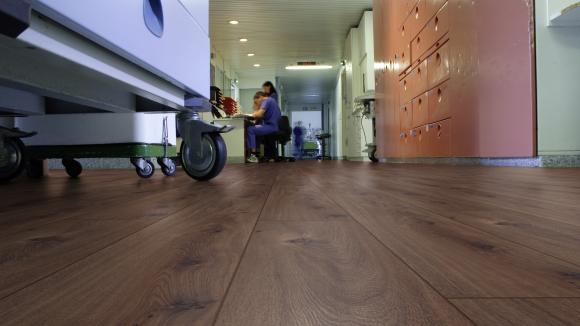 Prestige Oak Dark (4168)
